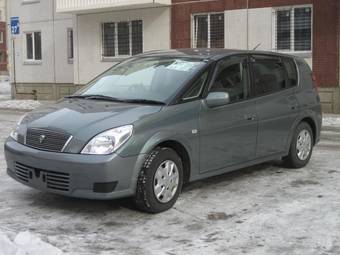 2003 Toyota Opa Pictures