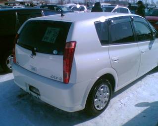 2003 Toyota Opa Pictures