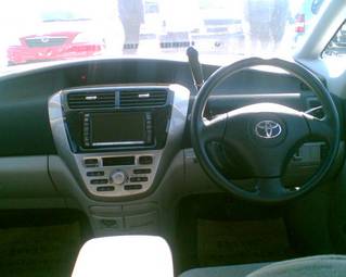 2003 Toyota Opa Photos