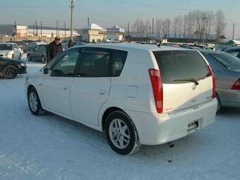 2003 Toyota Opa Pictures