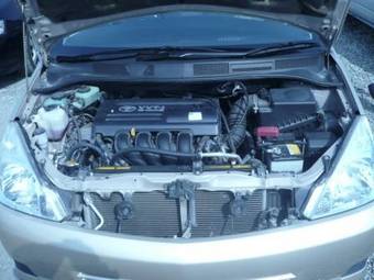 2003 Toyota Opa Pictures