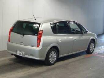 2003 Toyota Opa Pictures