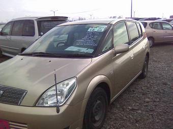 2003 Toyota Opa Photos