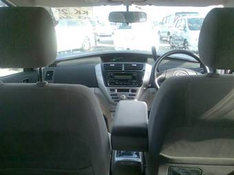 2003 Toyota Opa Pictures