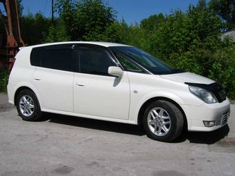2003 Toyota Opa Photos