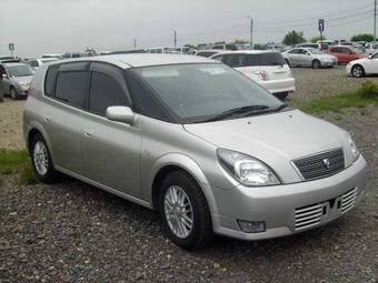 2003 Toyota Opa Photos
