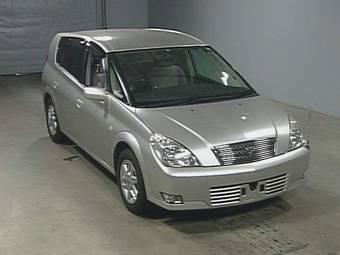 2003 Toyota Opa Photos