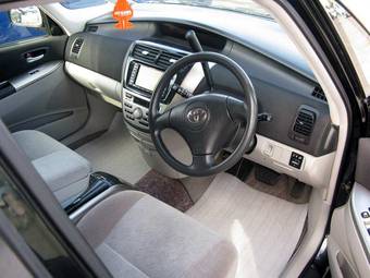 2003 Toyota Opa Pictures