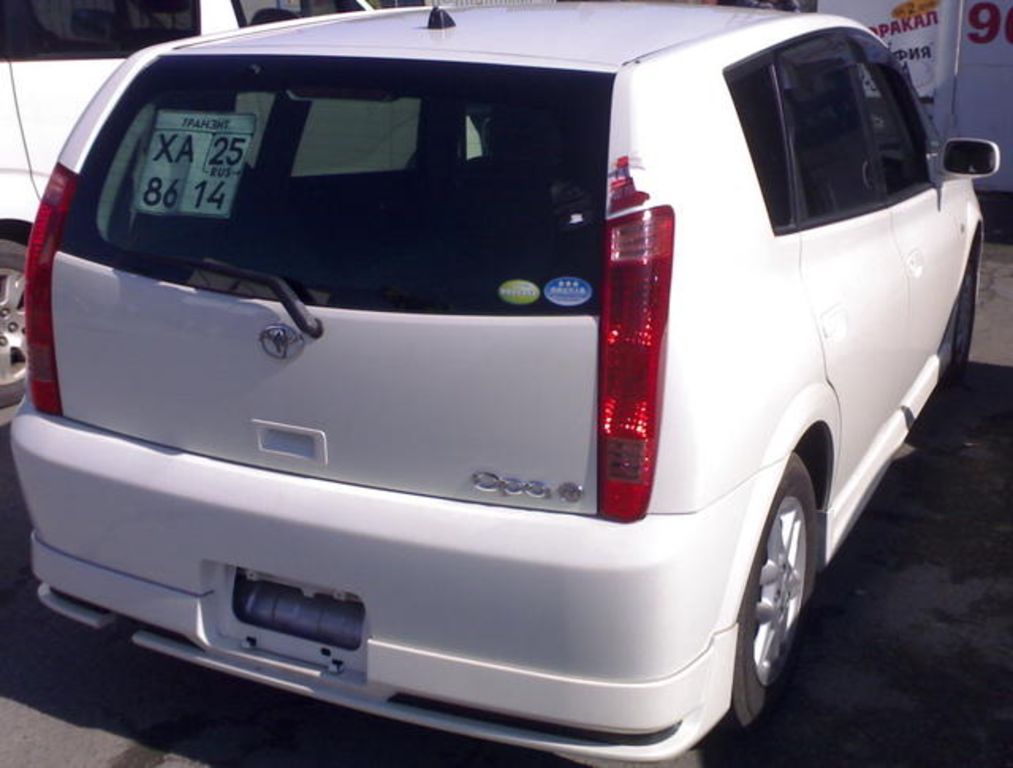 2004 Toyota Opa