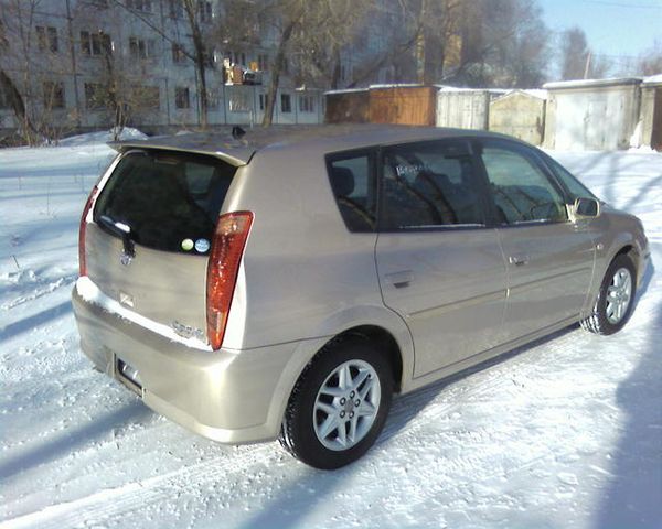 2004 Toyota Opa
