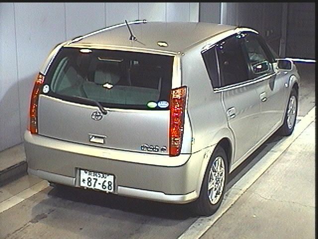 2004 Toyota Opa