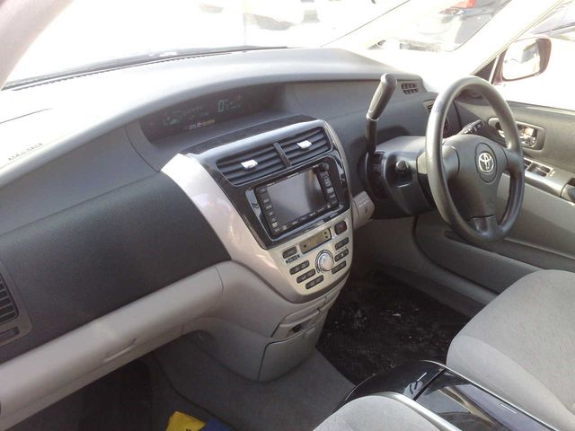 2004 Toyota Opa