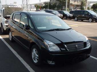 2004 Toyota Opa Photos
