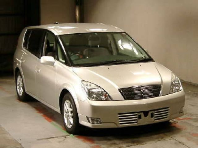 2004 Toyota Opa