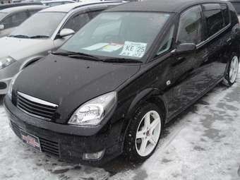 2004 Toyota Opa Pictures