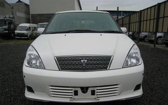 2004 Toyota Opa Pictures
