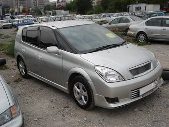 2004 Toyota Opa Pictures