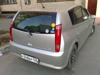 2004 Toyota Opa Pictures