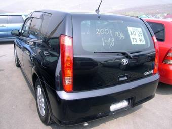 2004 Toyota Opa Pictures