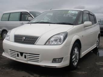 2004 Toyota Opa Photos