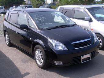 2004 Toyota Opa Pics