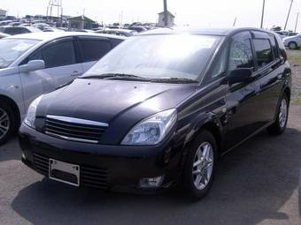 2004 Toyota Opa Pictures