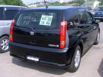 2004 Toyota Opa Pictures