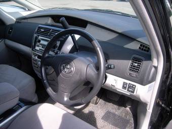 2004 Toyota Opa Photos