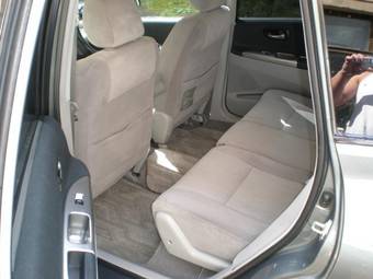 2004 Toyota Opa Pictures