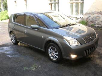 2004 Toyota Opa Photos