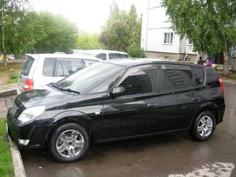 2004 Toyota Opa Photos