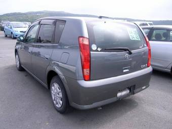 2004 Toyota Opa Pictures