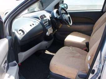 2004 Toyota Passo Pics