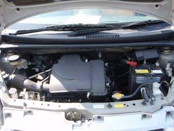 2004 Toyota Passo Pictures