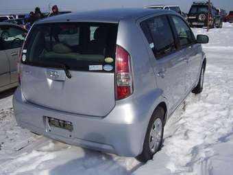 2004 Toyota Passo Photos