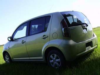 2004 Toyota Passo Pictures