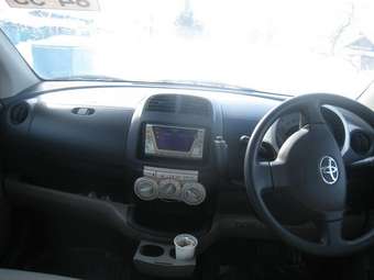 2004 Toyota Passo Pictures