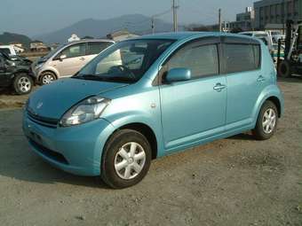 2004 Toyota Passo Pictures