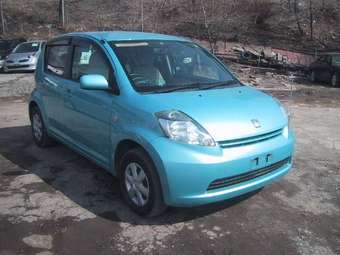 2004 Toyota Passo Photos