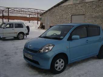 2004 Toyota Passo Pics