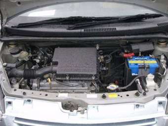 2004 Toyota Passo Images