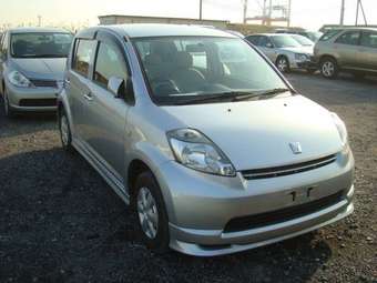2004 Toyota Passo Photos