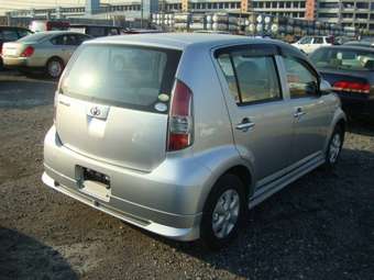 2004 Toyota Passo Pictures