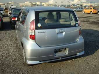 2004 Toyota Passo Photos