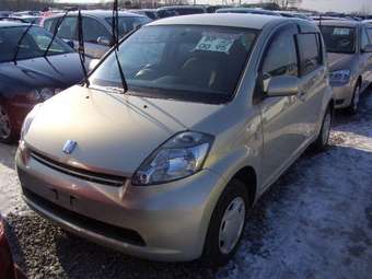 2004 Toyota Passo Pictures