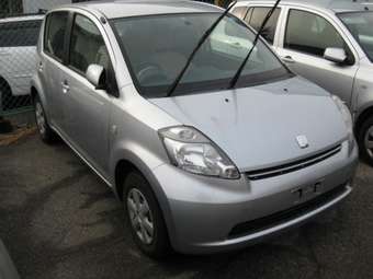2004 Toyota Passo Photos