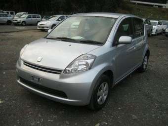 2004 Toyota Passo Photos