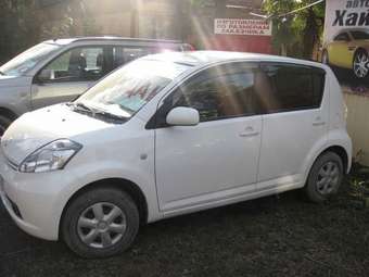 2004 Toyota Passo Pictures