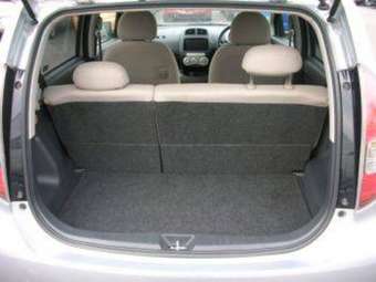 2004 Toyota Passo Photos