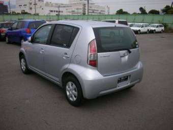 2004 Toyota Passo Pictures